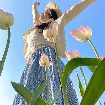 夹缝中活着，小春